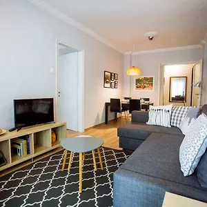 Luxurious&modern | Walk Everywhere | 5★ Amenities Apartment